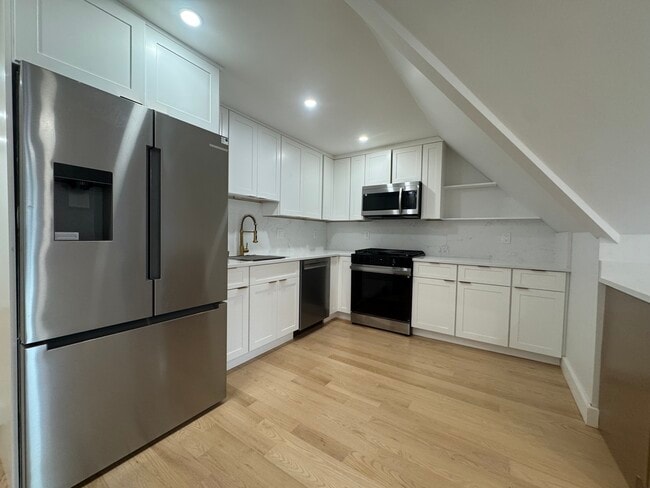 12 Sewall Ave, Unit 3