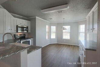 2008 78th St in Lubbock, TX - Building Photo - Building Photo