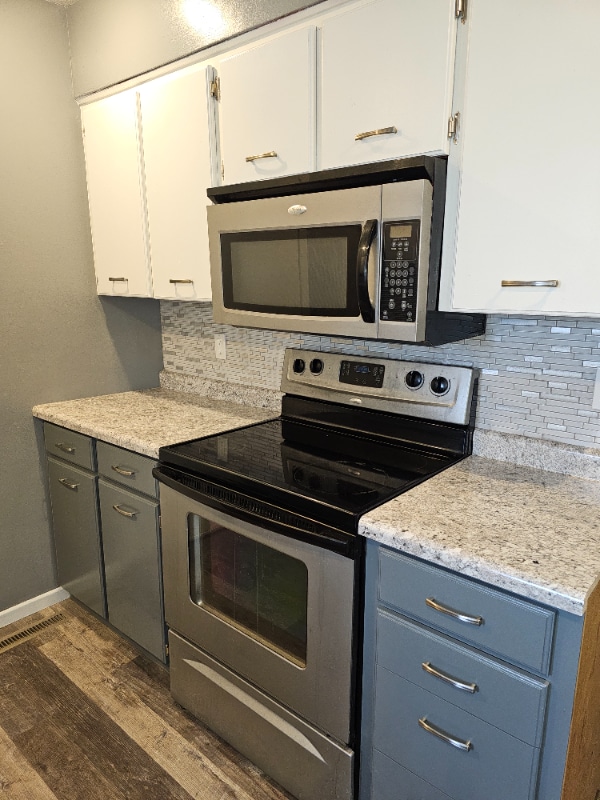 210 16th Ave SE in Minot, ND - Building Photo - Building Photo
