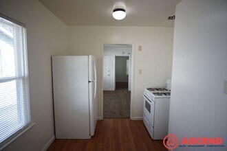 2117 Watson St in Bakersfield, CA - Building Photo - Building Photo