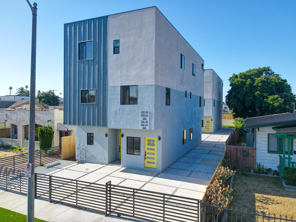 624 W 83rd St in Los Angeles, CA - Building Photo