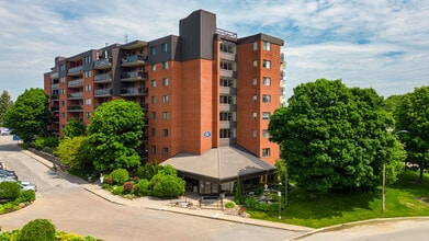 Georgian Towers in Barrie, ON - Building Photo - Building Photo