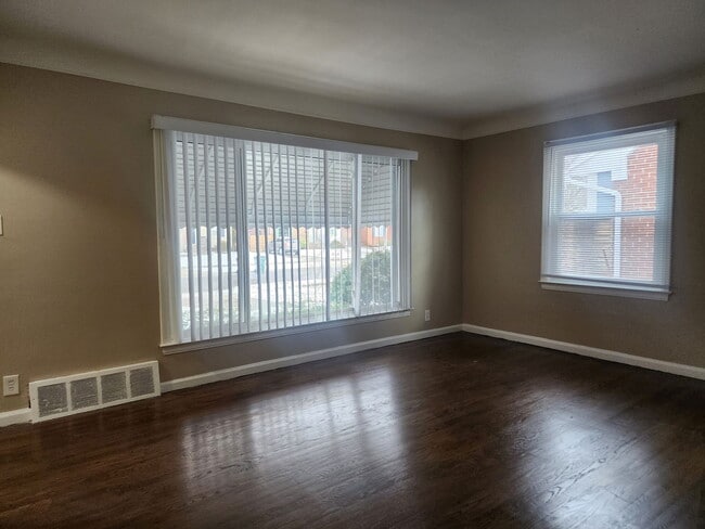2721 N Connecticut Ave in Royal Oak, MI - Building Photo - Building Photo