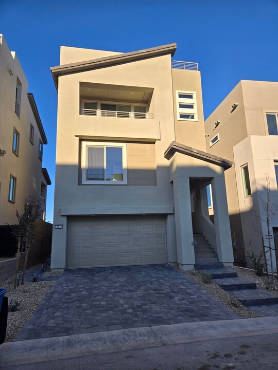 11610 Gentle Birdsong Ave in Las Vegas, NV - Building Photo