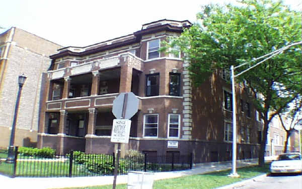 4701-4703 N Malden St in Chicago, IL - Building Photo