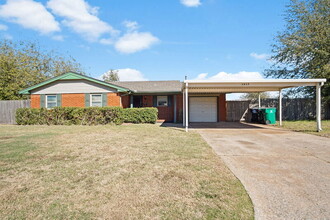 1917 NE 53rd St in Oklahoma City, OK - Building Photo - Building Photo