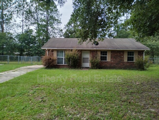 property at 927 Greenbriar Ct