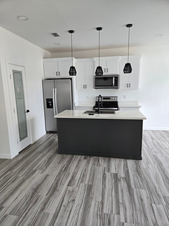 702 W Seminole Ave in Pharr, TX - Building Photo - Building Photo