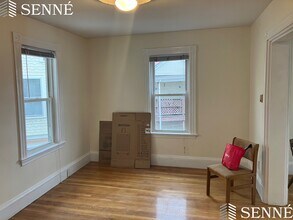 24 Haskell St, Unit 2 in Cambridge, MA - Building Photo - Building Photo