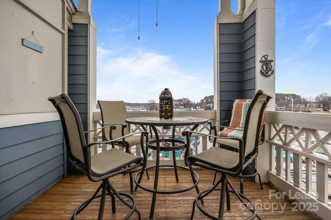 property at 18669 Vineyard Point Ln