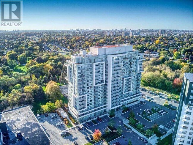 1346 Danforth Ave in Toronto, ON - Building Photo - Building Photo