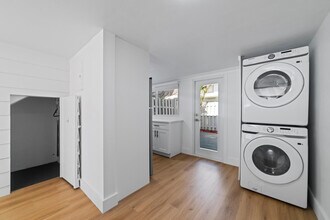 1951 NE 51st St in Fort Lauderdale, FL - Building Photo - Building Photo