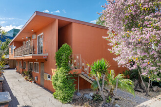 623 Westbourne Dr in West Hollywood, CA - Building Photo - Primary Photo