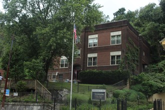 1580 Electric Ave in East Pittsburgh, PA - Foto de edificio - Building Photo