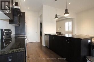 266 Elyse Ct in Aurora, ON - Building Photo - Building Photo