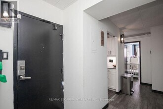 71 Vanier Dr in Kitchener, ON - Building Photo - Building Photo