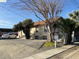 619 W 17th St in Antioch, CA - Building Photo