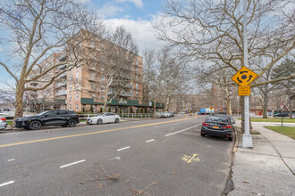 Heritage House East in Howard Beach, NY - Building Photo - Building Photo