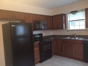 301 Montgomery St, Unit A in Troy, IL - Building Photo - Building Photo