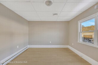 1007 Washburn St in Scranton, PA - Foto de edificio - Building Photo