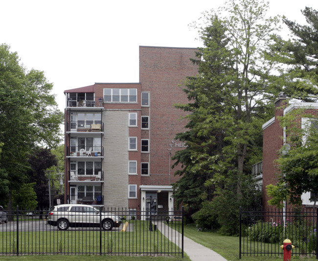 Lakeside Heights in Burlington, ON - Building Photo - Building Photo