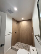 442 E 44th Cir in Long Beach, CA - Building Photo - Building Photo