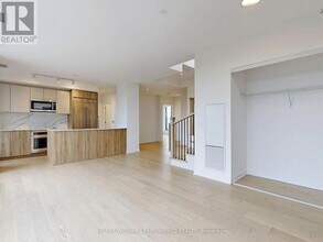 840 St Clair Ave W in Toronto, ON - Building Photo - Building Photo