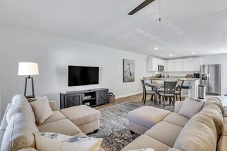 321 Dogwood Cir in Port Wentworth, GA - Building Photo - Building Photo