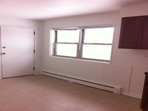 8100 S Drexel Ave in Chicago, IL - Building Photo - Interior Photo