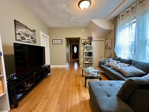 51 Rindge Ave, Unit 1 in Cambridge, MA - Building Photo - Building Photo