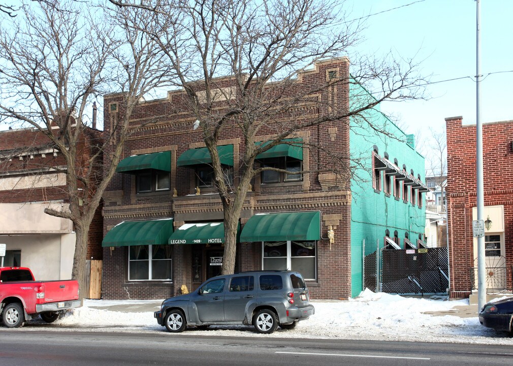 Legend Hotel in Omaha, NE - Building Photo