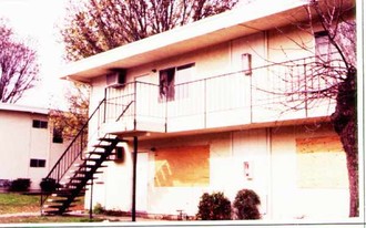 480 Acacia in Vacaville, CA - Building Photo