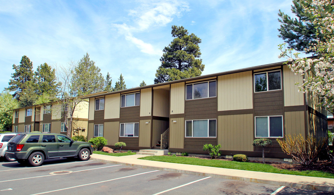 Rose Garden Apartments in Bend, OR - Building Photo