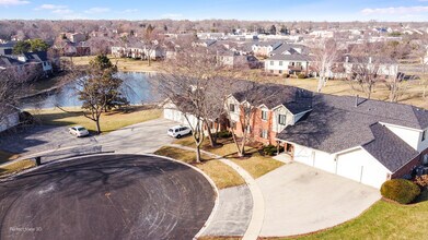 966 Cumberland Ct in Roselle, IL - Building Photo - Building Photo