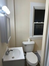 54 Locust St in Bristol, CT - Building Photo - Building Photo