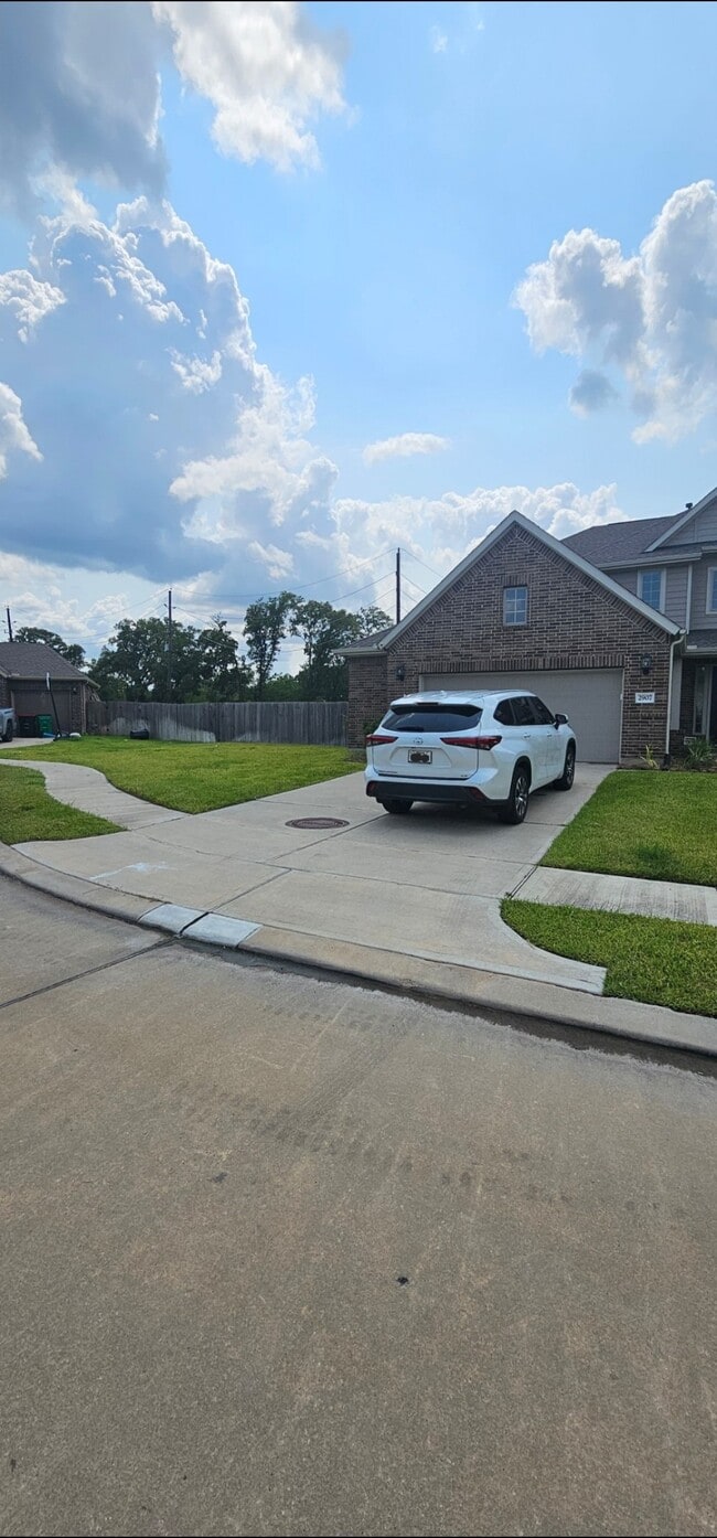 property at 2907 Velda May Dr