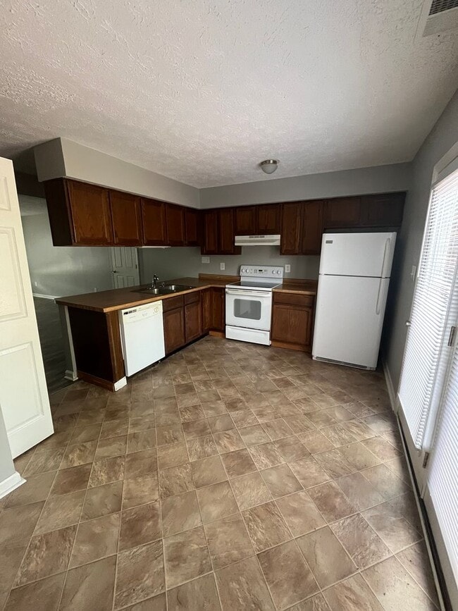 property at 720-730 Country Club Ct