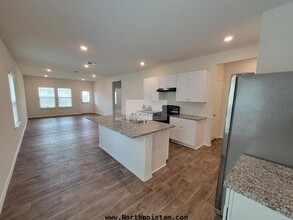4211 Busbee Fields in Converse, TX - Foto de edificio - Building Photo