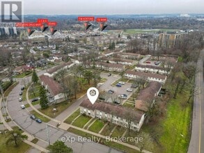 165-165 Green Valley Dr in Kitchener, ON - Building Photo - Building Photo