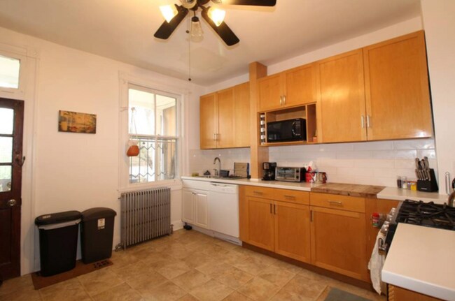 305 W 31st St in Baltimore, MD - Building Photo - Building Photo