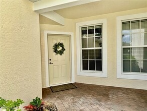 1345 Henley St in Naples, FL - Building Photo - Building Photo