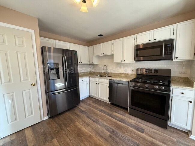 2878 Meadow Ln in Schaumburg, IL - Building Photo - Building Photo