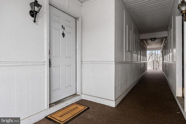 98 Chambord Ct in Hamilton Township, NJ - Building Photo - Building Photo