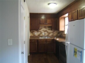 4701 Flat Shoals Rd in Union City, GA - Foto de edificio - Building Photo