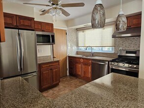 102 Birchwood Park Dr in Syosset, NY - Building Photo - Building Photo