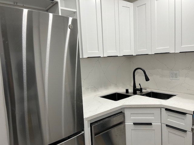 15737 Sutton St in Encino, CA - Building Photo - Building Photo