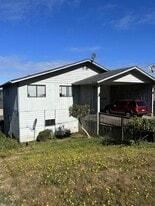 2082 Monroe Ave in North Bend, OR - Building Photo