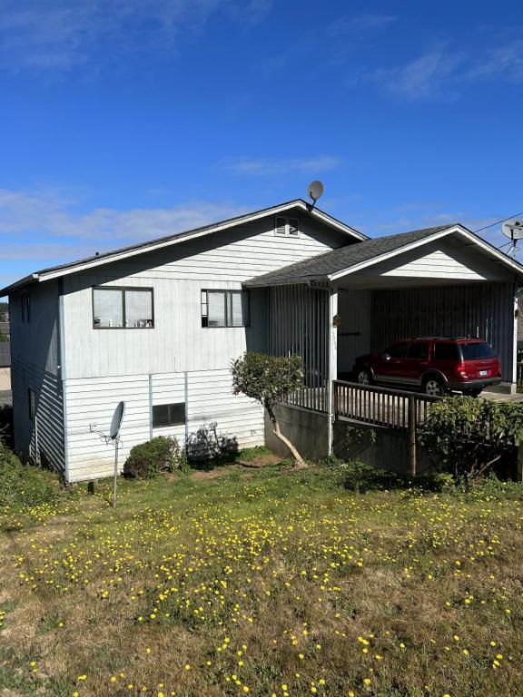 property at 2082 Monroe Ave