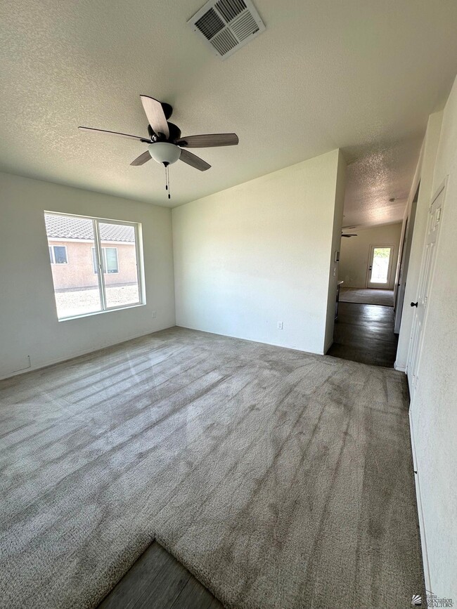 4434 S Cedar Ave in Yuma, AZ - Foto de edificio - Building Photo
