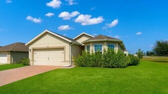 211 NE 20th St in Cape Coral, FL - Building Photo